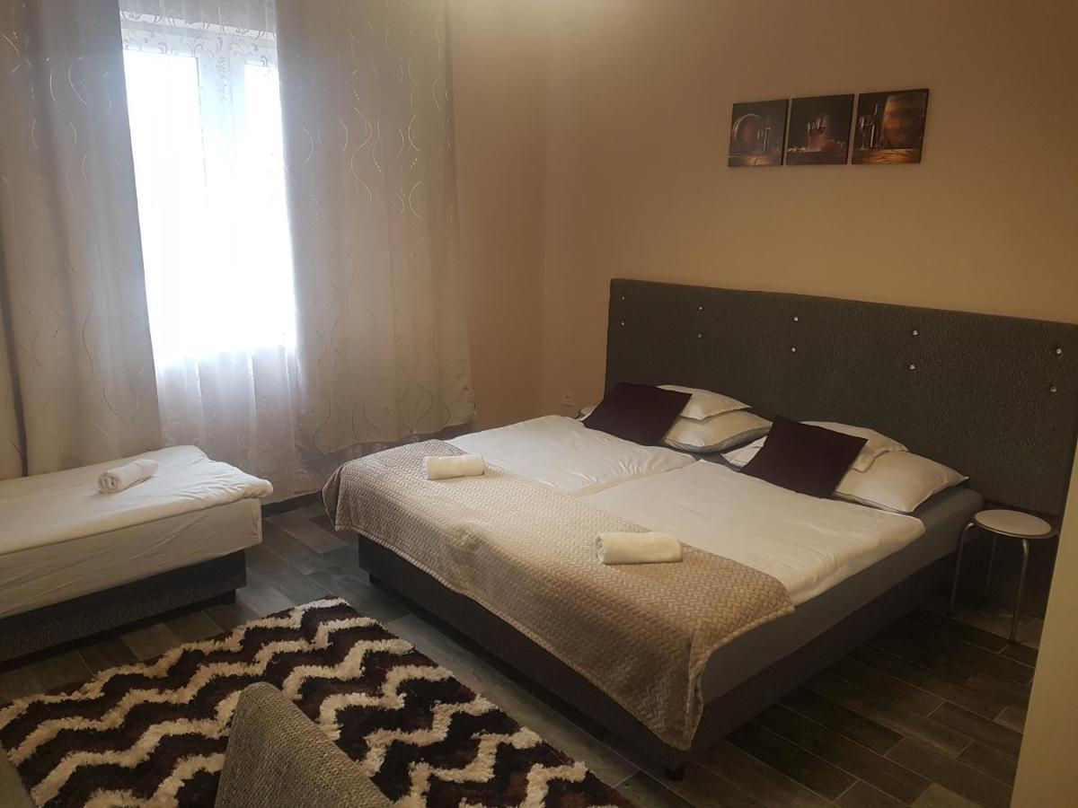 Napfény Szállás Szeged Exterior foto